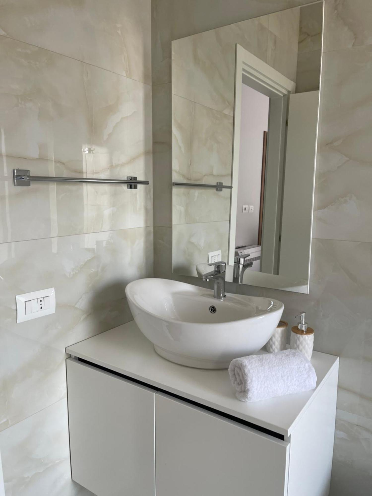New Bazaar, Grand Apartment Тирана Экстерьер фото
